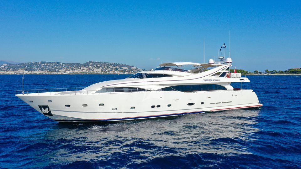 St Tropez Luxury Yacht Charter Guide | French Riviera