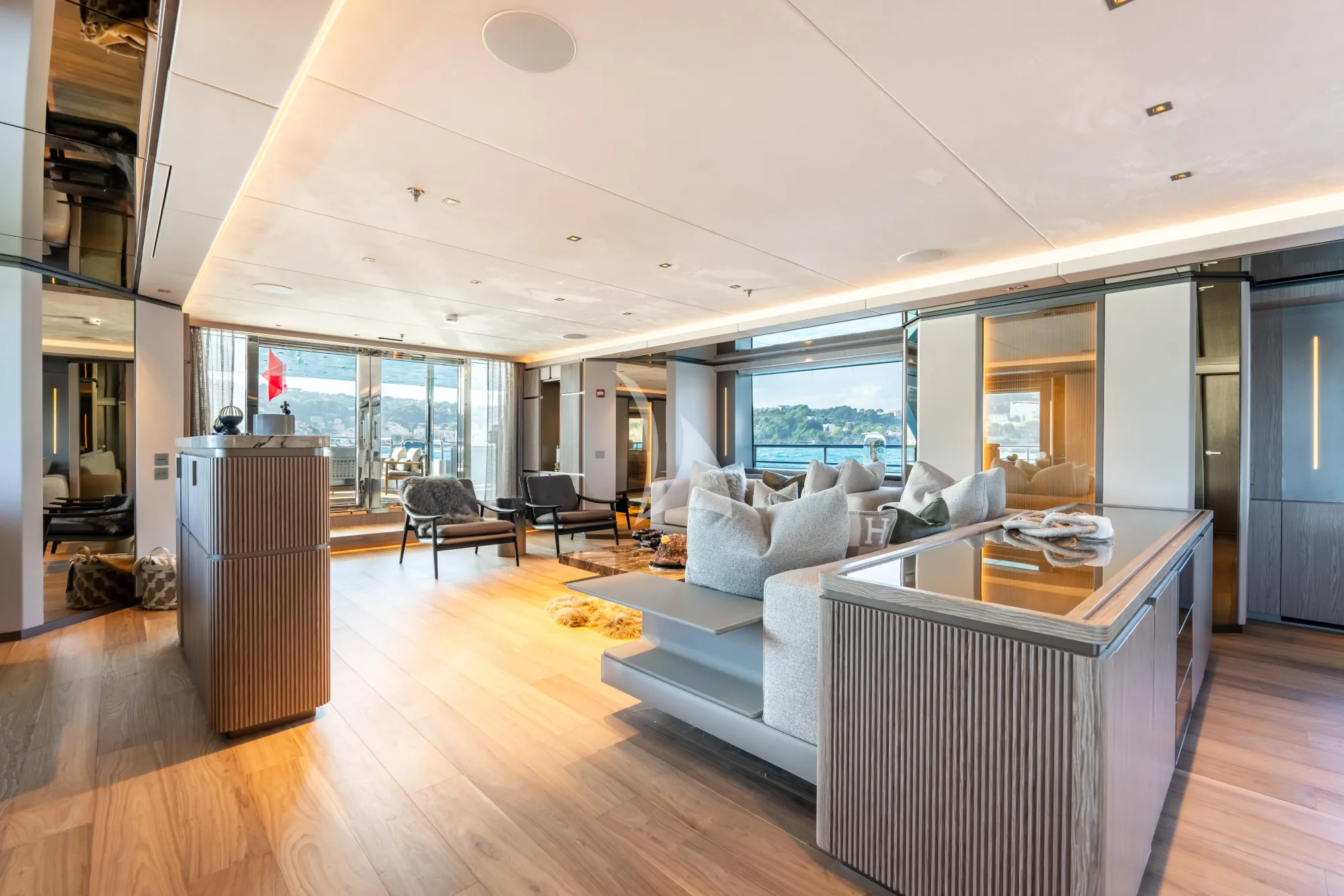 Luxury Crewed Motor Yacht GIOIA - Codecasa Vintage 43m - 5 Cabins ...