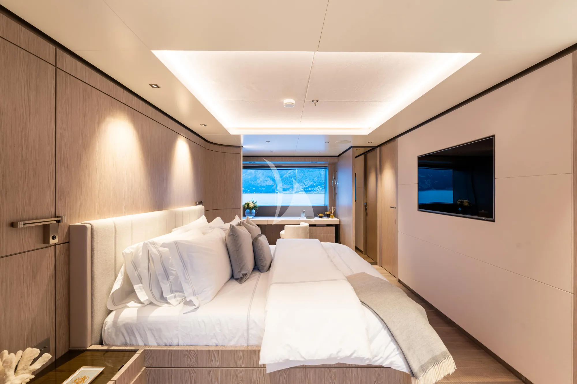 Luxury Crewed Motor Yacht GIOIA - Codecasa Vintage 43m - 5 Cabins ...