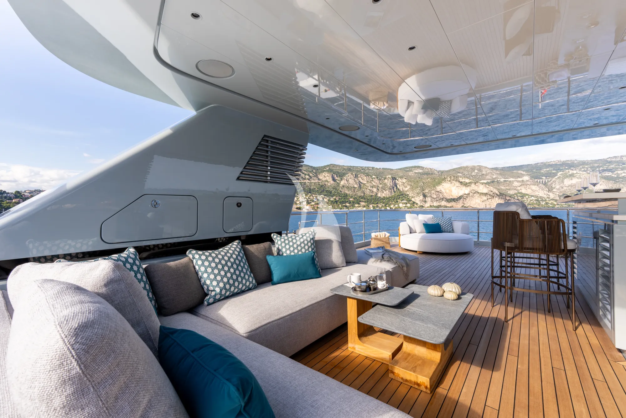 Luxury Crewed Motor Yacht GIOIA - Codecasa Vintage 43m - 5 Cabins ...