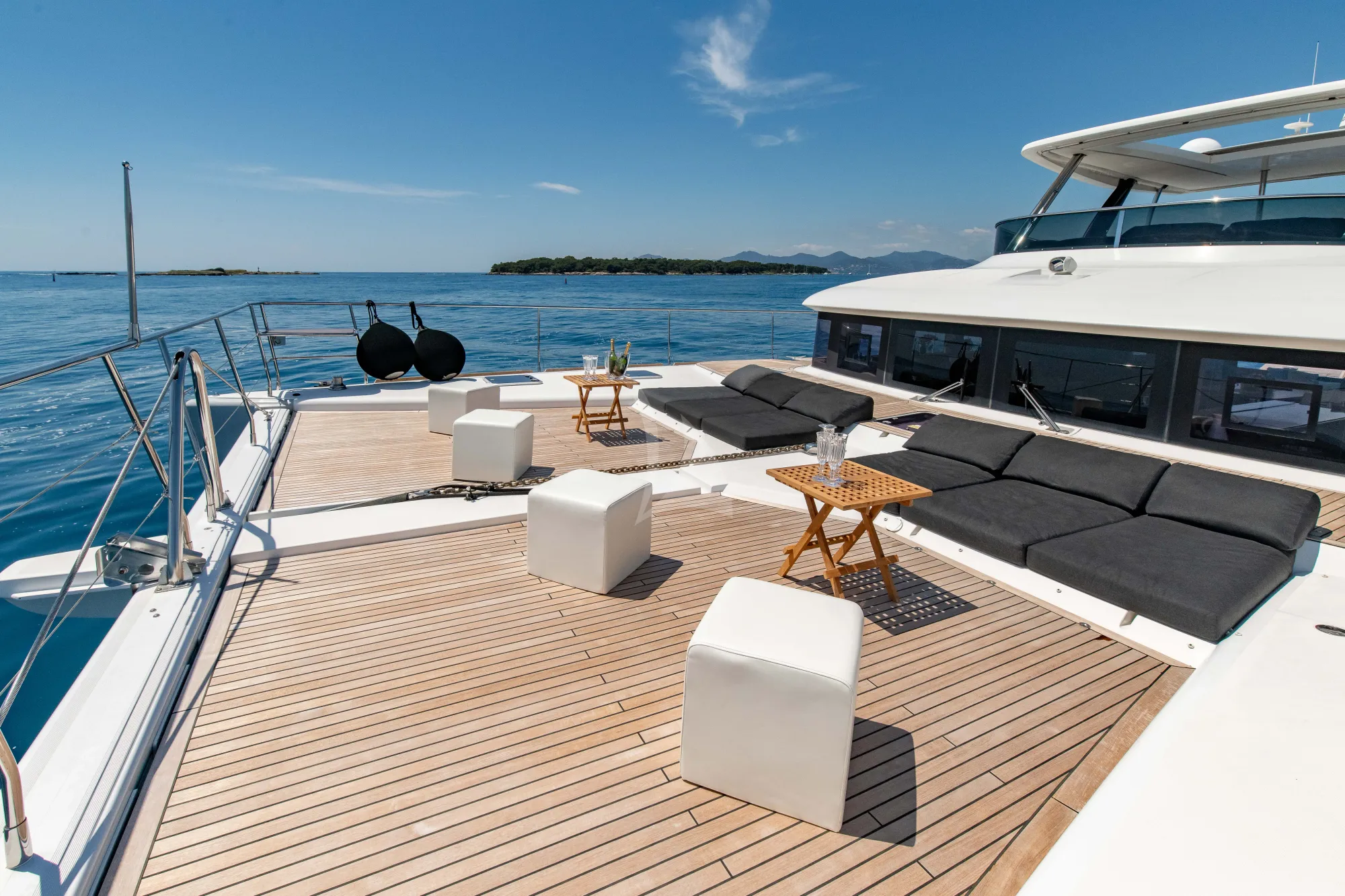 Crewed Power Catamaran LA FREGATE - Lagoon 630 - 4 Cabins - Split ...