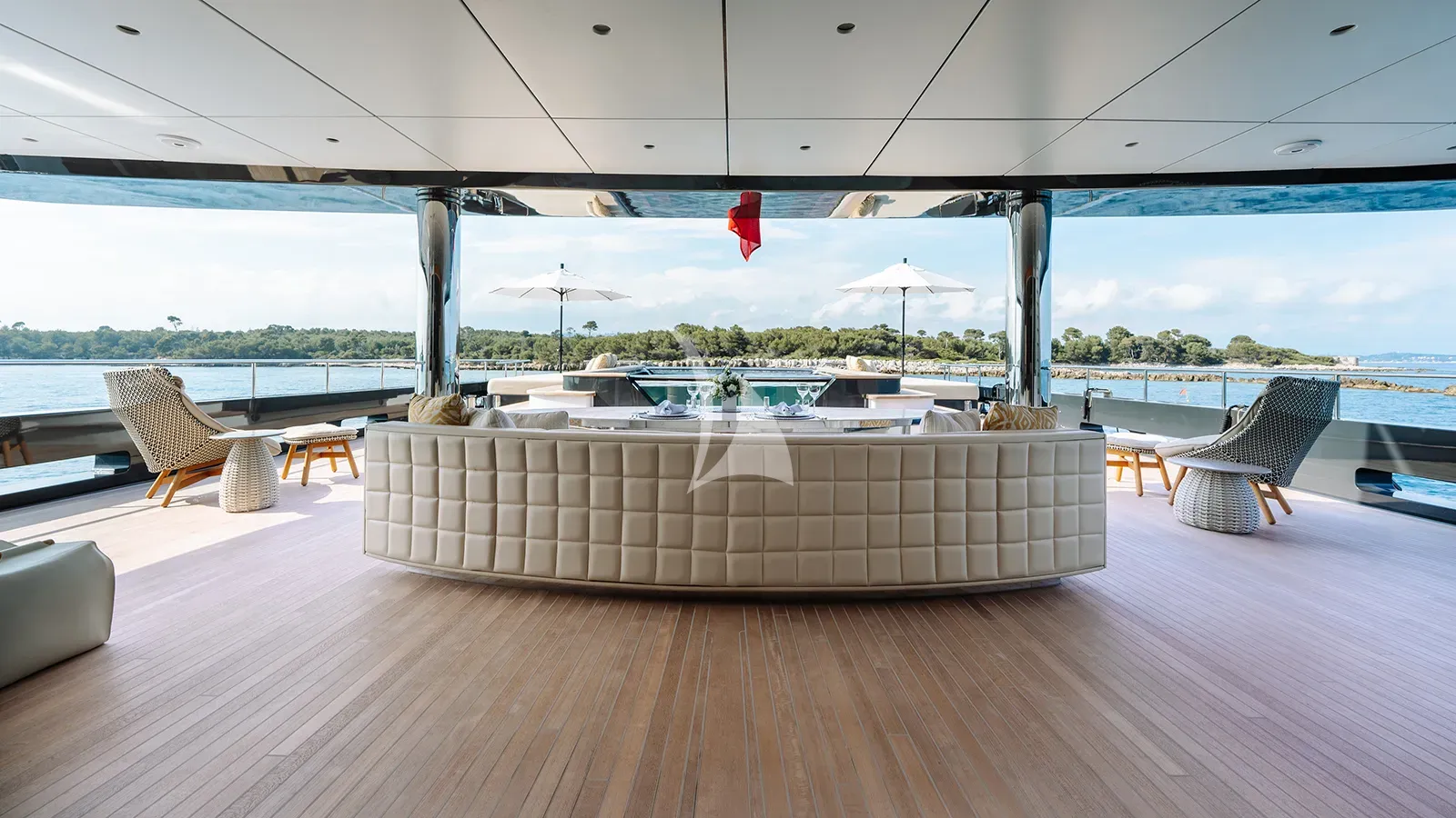 Luxury Crewed Motor Yacht LOON - Icon 67m - 7 Cabins - Naples - Capri ...
