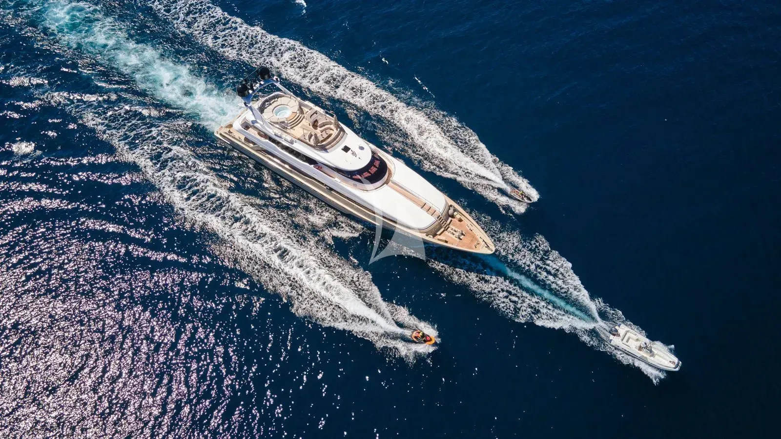Luxury Crewed Motor Yacht PROMETHEUS I - Heesen 45m - 5 Cabins - Athens ...