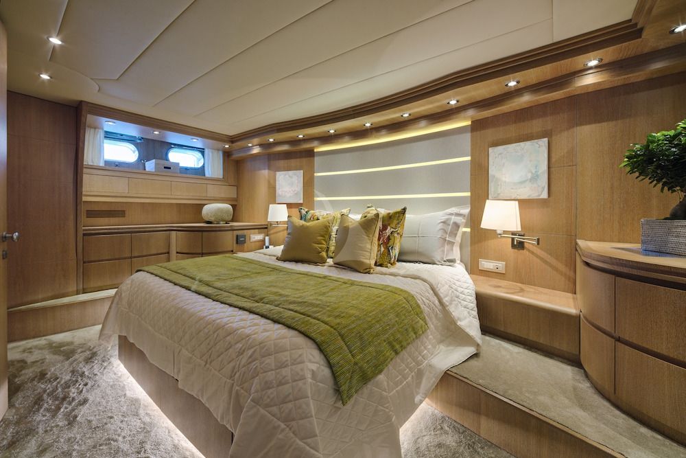 AMAYA - Main saloon
