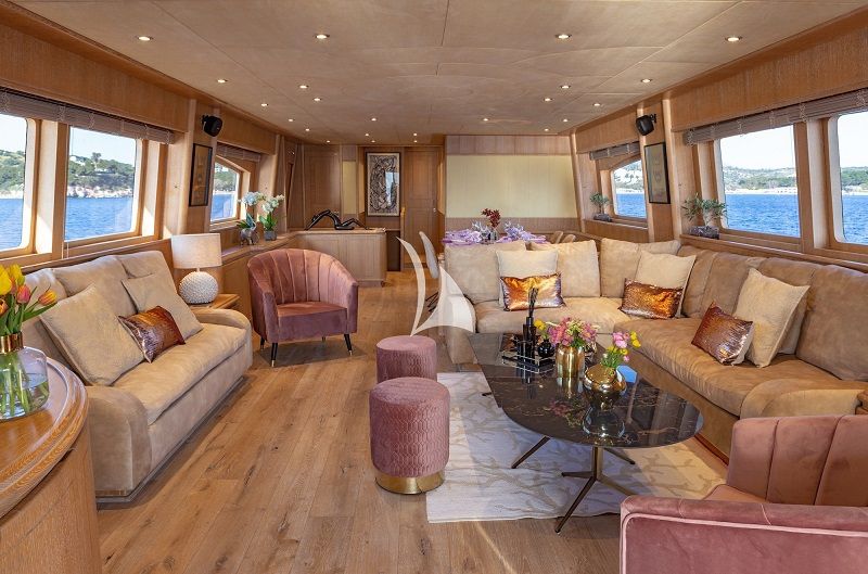 saloon