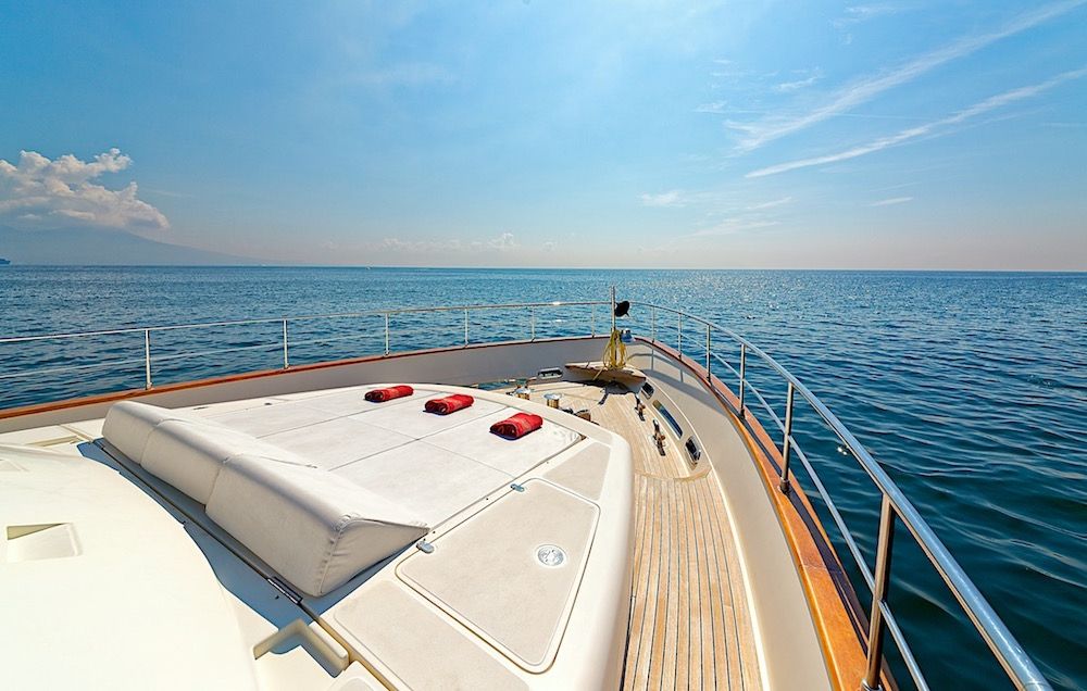 Bow Sunbeds