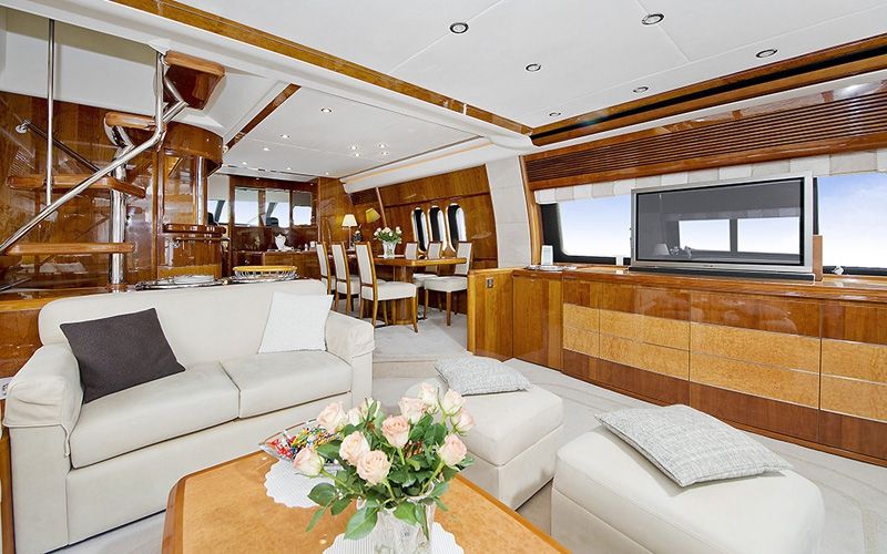 ANNE VIKING Princess 84 Luxury Motoryacht Lounge