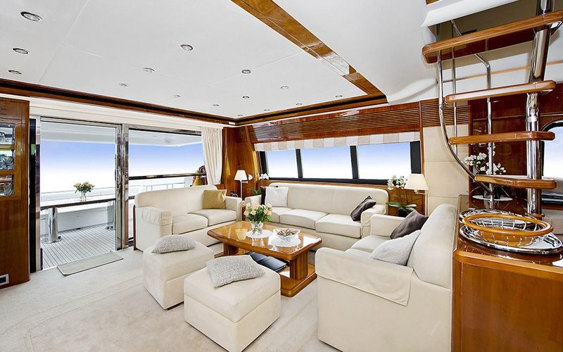 ANNE VIKING Princess 84 Luxury Motoryacht Lounge