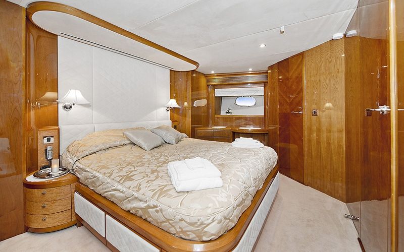 ANNE VIKING Princess 84 Luxury Motoryacht VIP Cabin