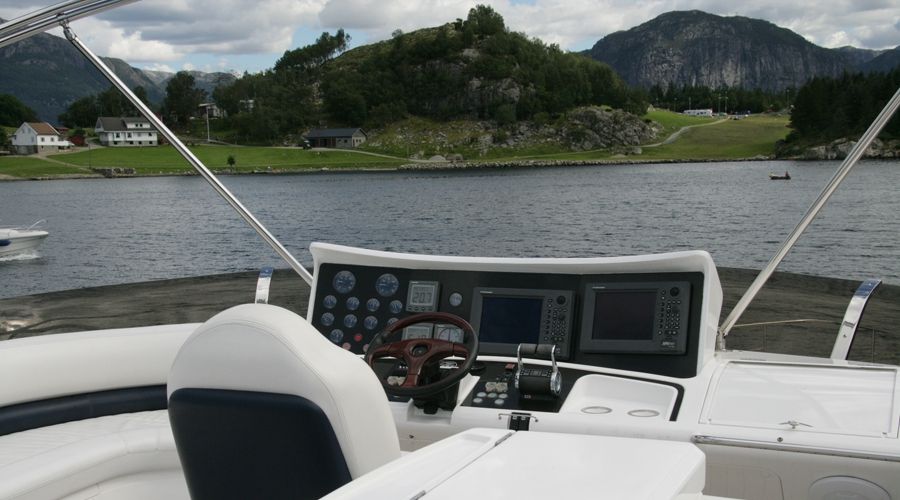 ANNE VIKING Princess 84 Luxury Motoryacht Exterior Conning Station