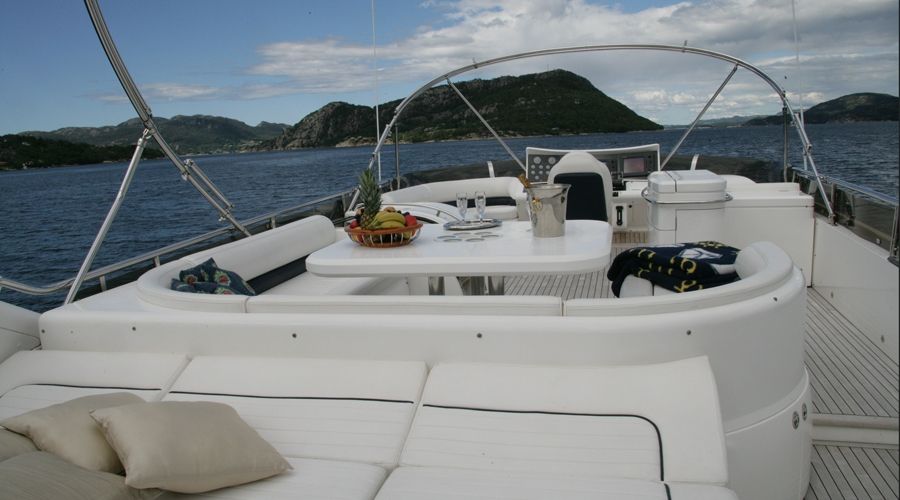 ANNE VIKING Princess 84 Luxury Motoryacht Flybridge