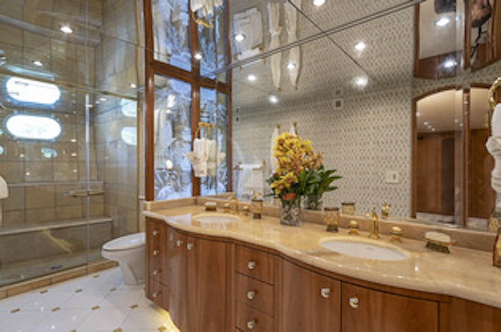 ANTHEM - Master ensuite