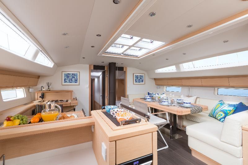 ARGENTOUS Jeanneau 64 Salon
