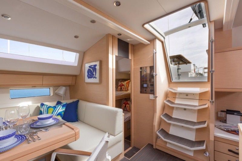 ARGENTOUS Jeanneau 64 Salon