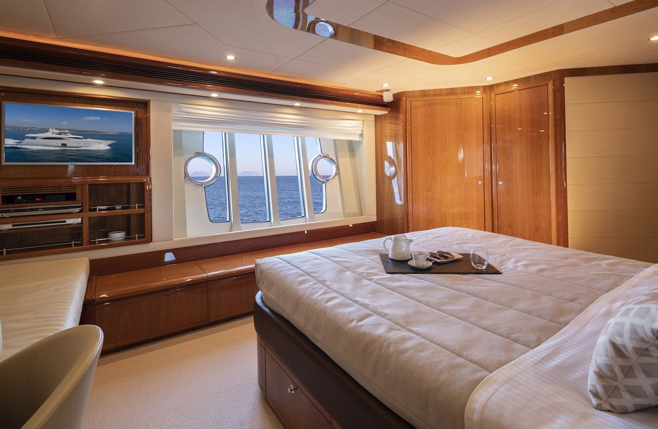 ASTARTE Ferretti Motor Yacht Master Suite