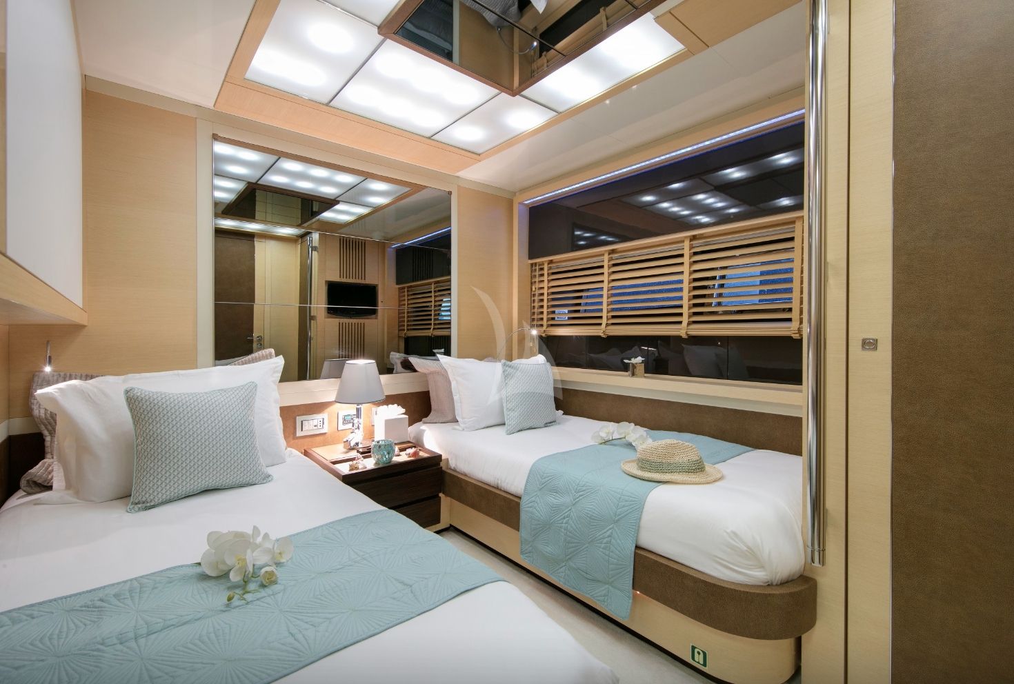 Twin cabin