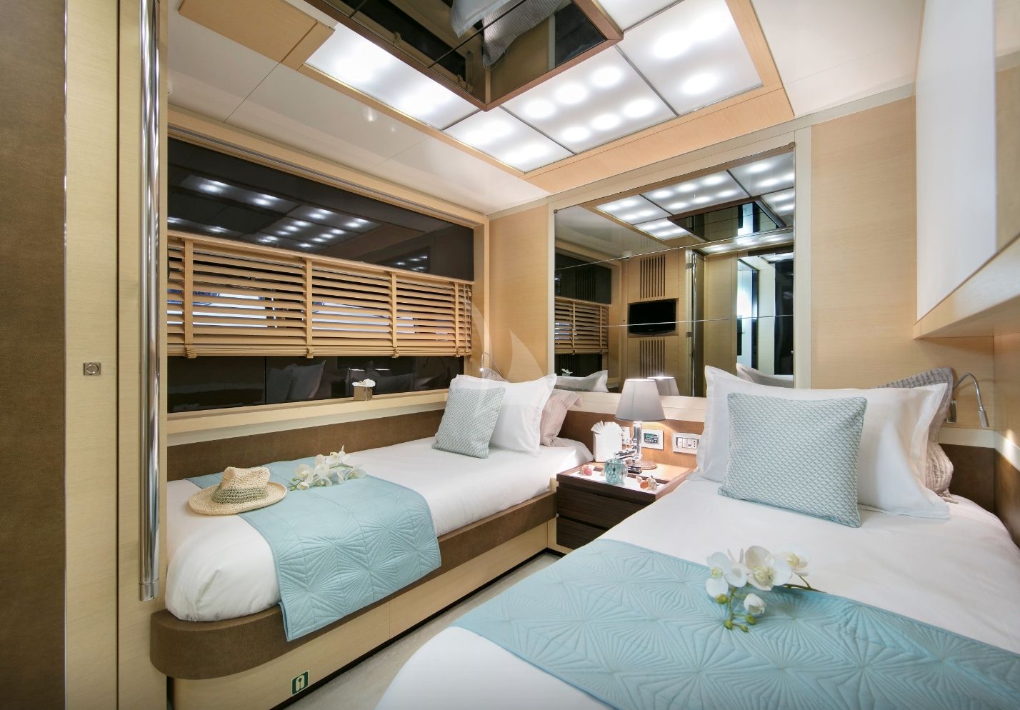 Twin cabin