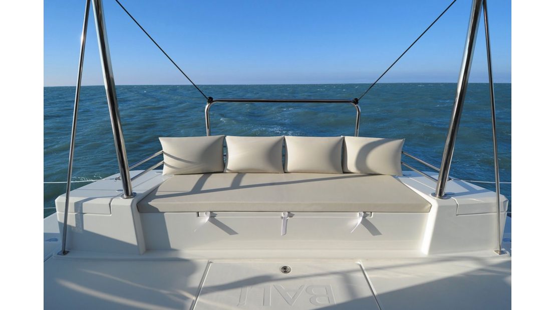 Bali 4.1 Aft Seating