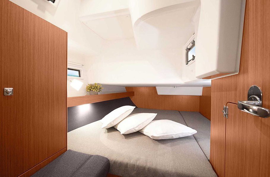 Bavaria 41 Cruiser Cabin