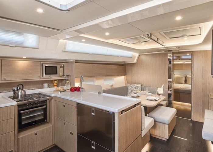 Bavaria 45 - Galley