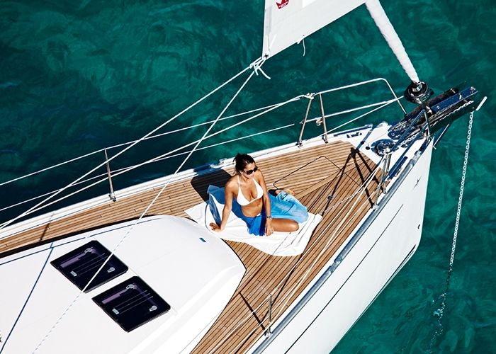 Bavaria 46 - Sun bathing