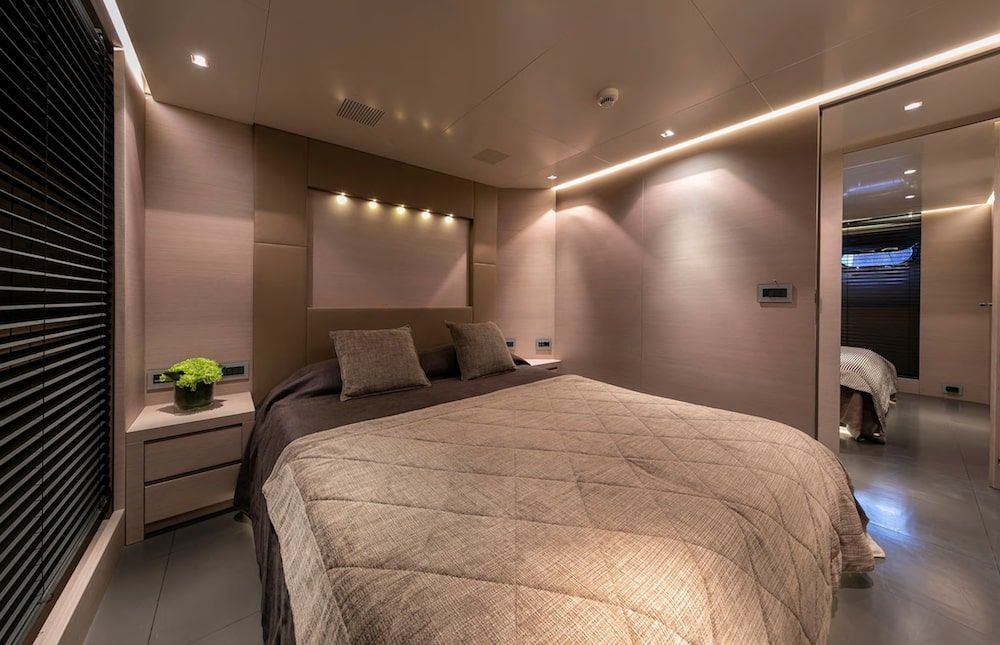 Admiral 42m Motor yacht BILLA Double Cabin