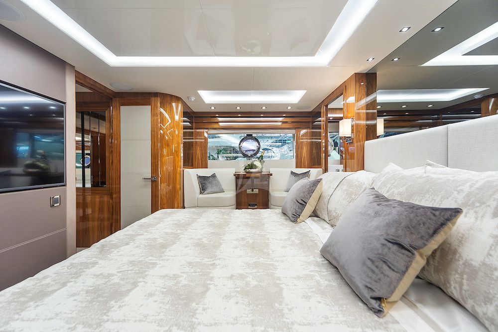BLUE INFINITY Sunseeker Master Suite