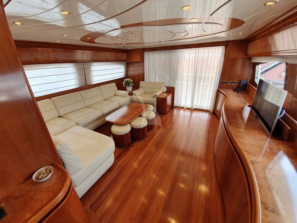 BOOMERAND IV - Main saloon