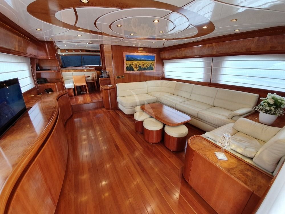 BOOMERAND IV - Main saloon