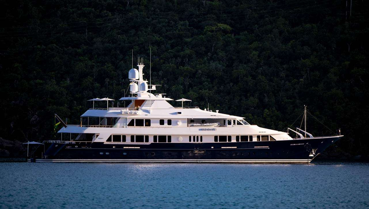 Luxury Crewed Motor Yacht BROADWATER Feadship 55m 6 Cabins St
