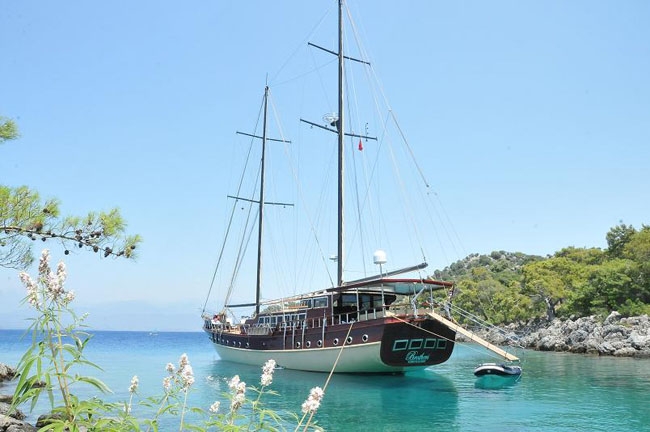 Gulet BROTHERS - Gulet - 5 Cabins - Greece - Turkey Photos and Images ...
