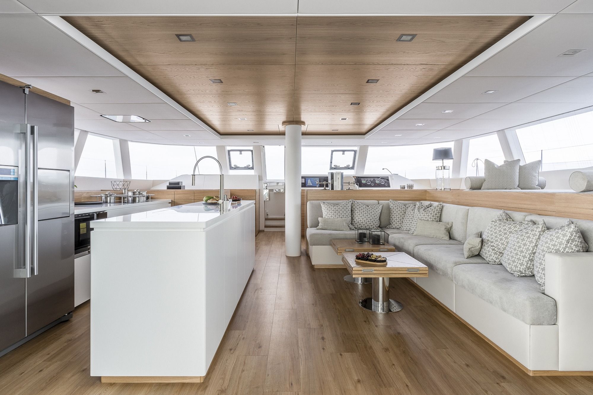 CALMAO Sunreef 74 Luxury Catamaran Saloon