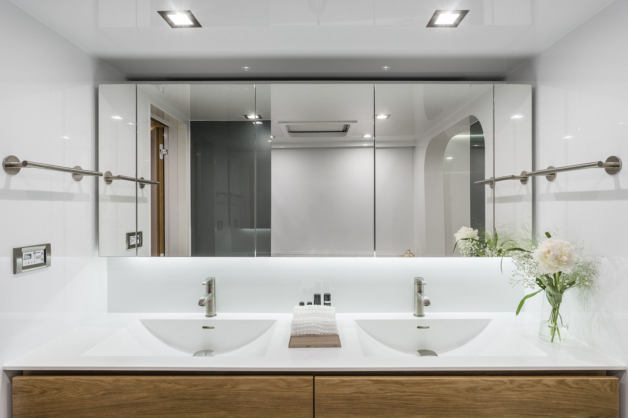 CALMAO Sunreef 74 Luxury Catamaran Master Bathroom
