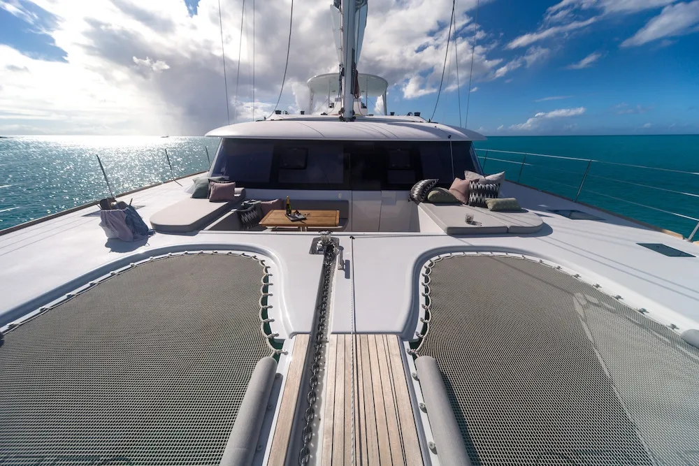 Calmao Sunreef 74 Bow