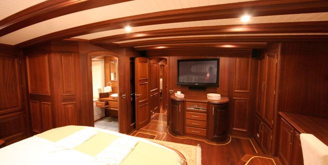 CANER 4 Cabin