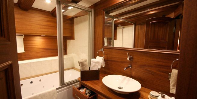 CANER 4 Bathroom