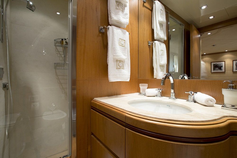 Twin Bathroom