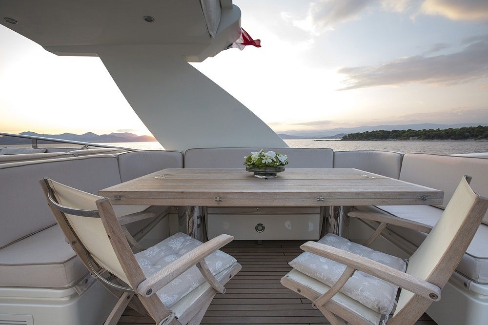 Upper Deck