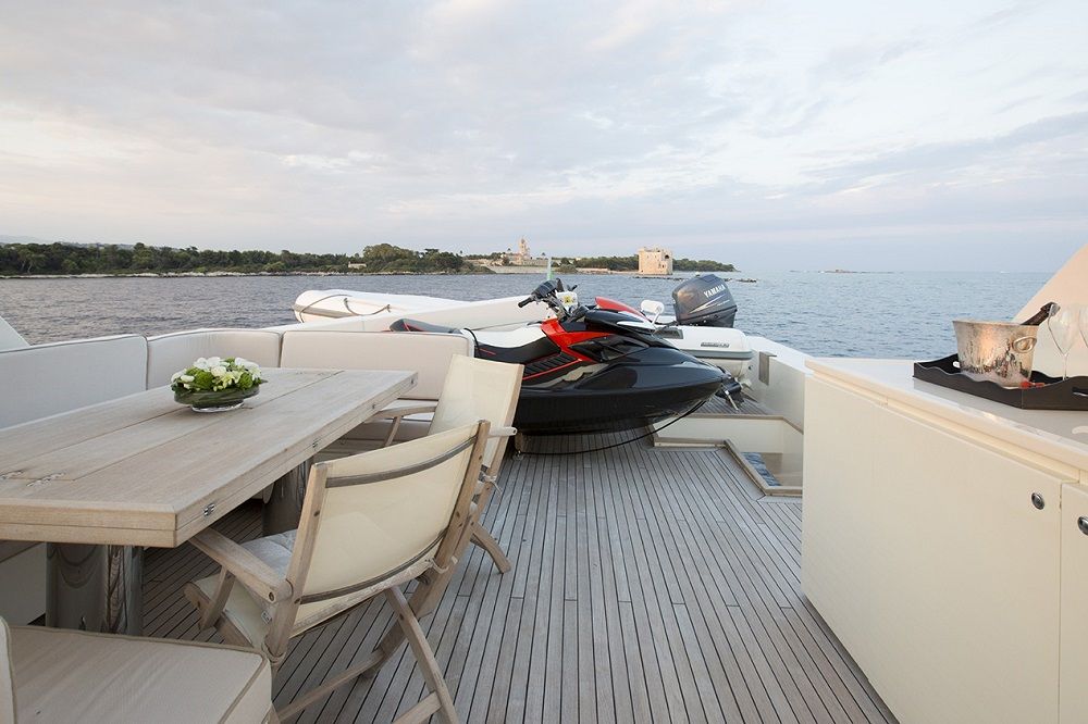 Upper Deck