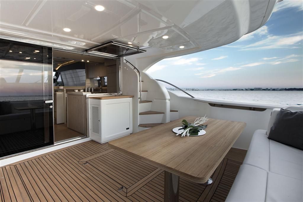 CARE ONE - Ferretti 500