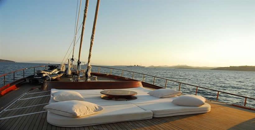 CARPEDIEM 4 Foredeck