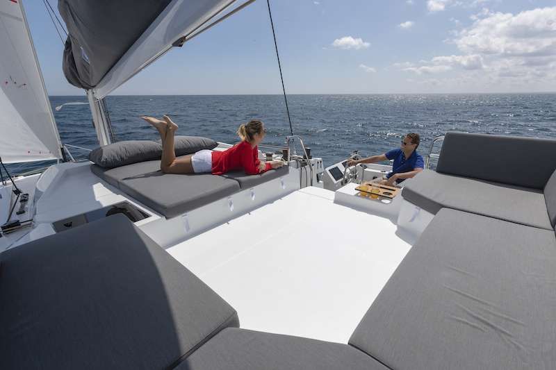 Fountaine Pajot Elba 45 CHAMPAGNE Helm