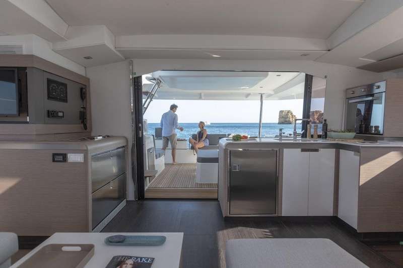 Fountaine Pajot Elba 45 CHAMPAGNE Salon