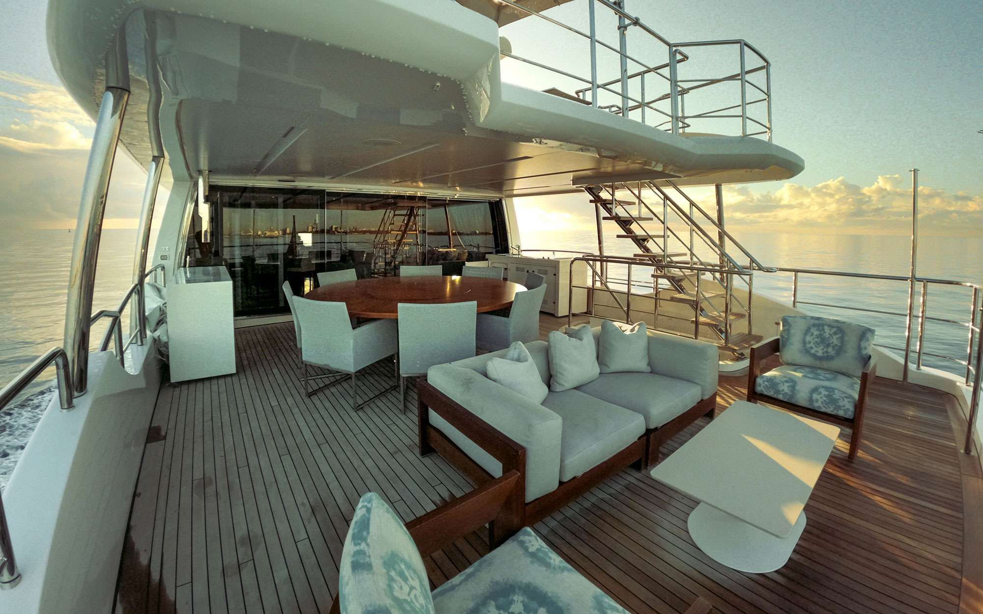 Bridge Deck Aft