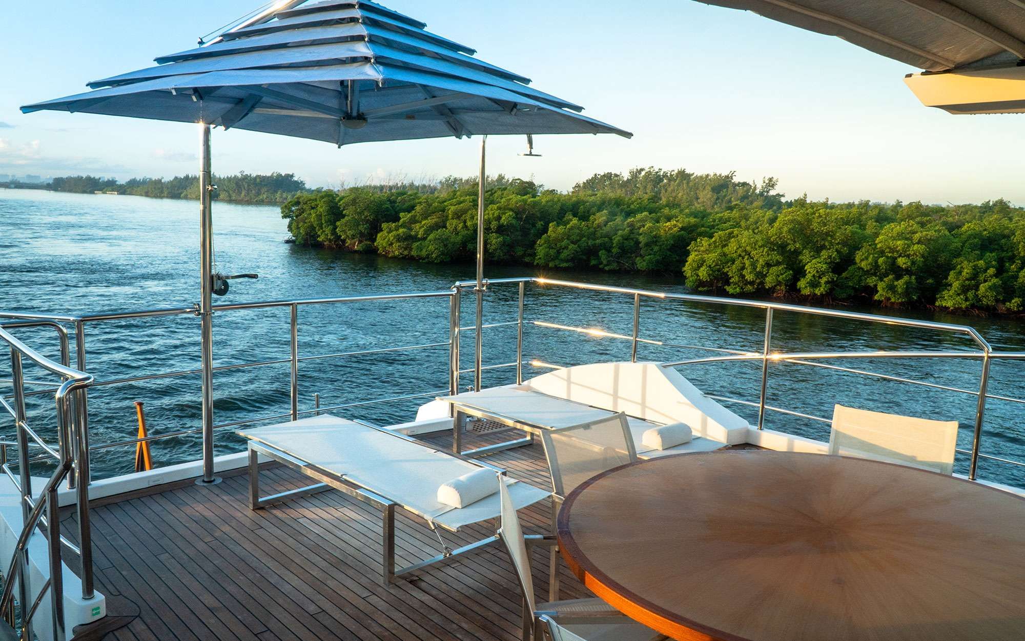 Bridge Deck Lounge Area