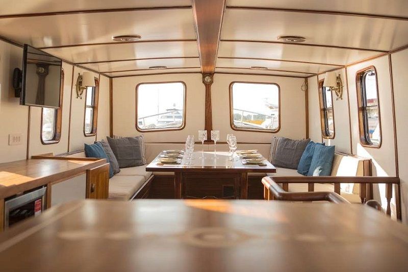 saloon dining area