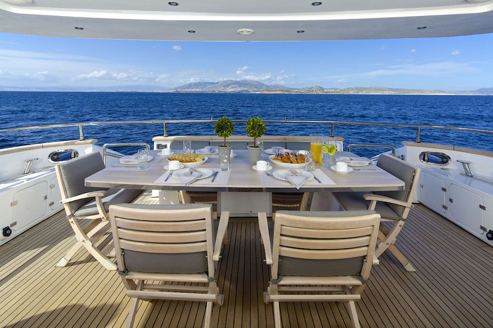 Main Deck Dining