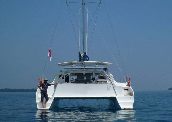 Custom 36 Cat - Rear View