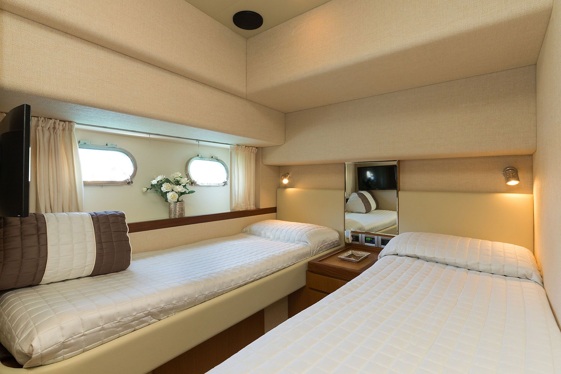 D`ARTAGNAN Ferretti 630 Luxury Motoryacht Twin Cabin