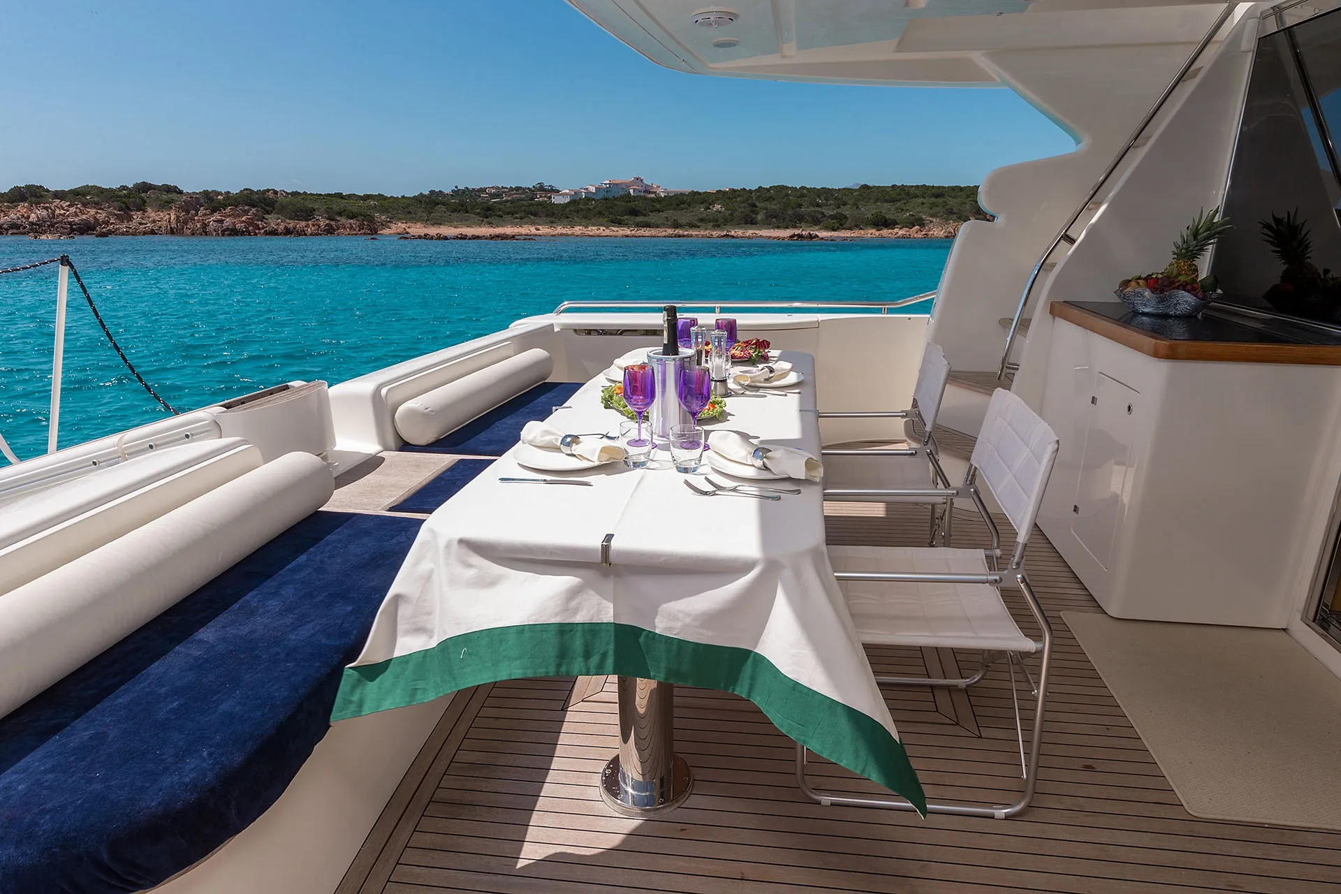 D`ARTAGNAN Ferretti 630 Luxury Motoryacht Al Fresco Dining